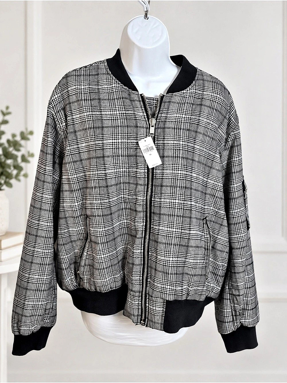 GAP Women’s XL Plaid Bomber Jacket Blue White Full Zip NWT
